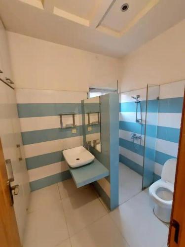 5 Bedrooms furnished separate upper portion house in DHA Phase 4 Lahore - Rent is exclusive of electricity and shall be as per actual usage - image 6