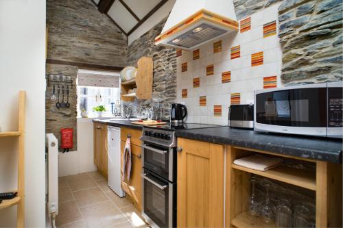 Kitchen, The Old Stables Aberporth in Troedyraur