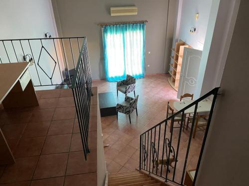 Μεζονέτα AIKATERINI N 17 (Μεζονετα AIKATERINI N 17) near Híosz-szigeti nemzeti repülőtér