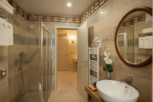 Heritage Hotel Life Palace - image 11