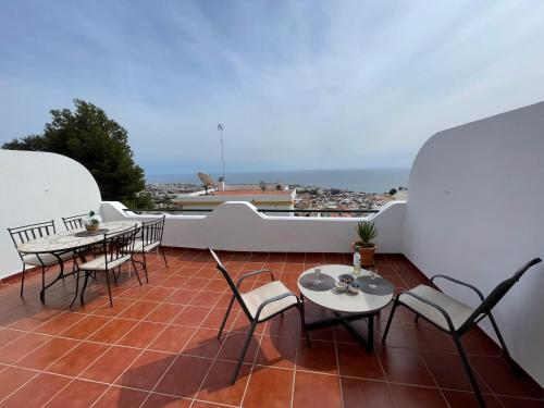 Stunning Penthouse with sea views,solarium,pool & parking