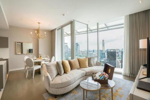 Central Siam Chitlom Superb Luxury 80sqm