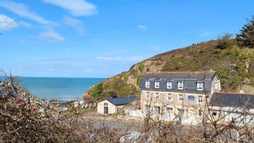 T1 vue mer- face à la plage et au sentier des douaniers - Location saisonnière - Lamballe-Armor