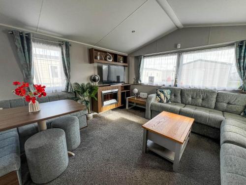 Luxury Caravan With Decking And Wifi At Haven Golden Sands Ref 63069rc