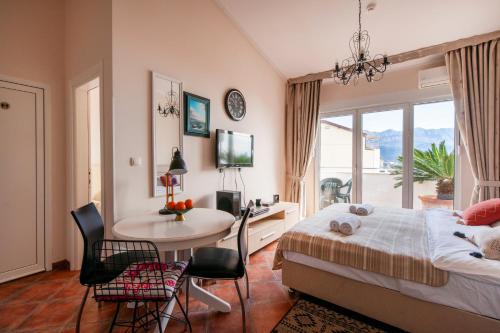 Mila & Aleksandr Apartments in Becici