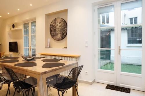 EXIGEHOME - Ici habita Voltaire-Maison en plein centre-ville in Saint-Germain-en-Laye