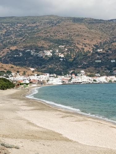 Lefakis cottage in Ormos Korthiou (Cyclades)