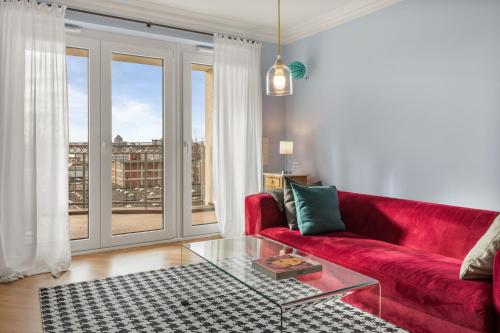 CLS Zentrale City-Wohnung in Hamburg mit E-Laden und Tiefgarage, Klimaanlage, gratis WLAN, Smart TV, großer Balkon, Blick über Hamburg, Parkplatz, Cafe im Haus, Bushaltestelle direkt gegenüber, Flex Check In, Hamburgo (foto 4)