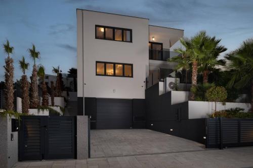Villa image 8