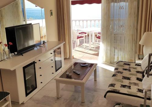 Panoramic OCEAN VIEW apartment - Tap to explore photos