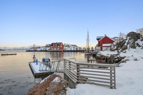 Kilátás, Spacious and Modern Fisherman's Cabin in Stamsund