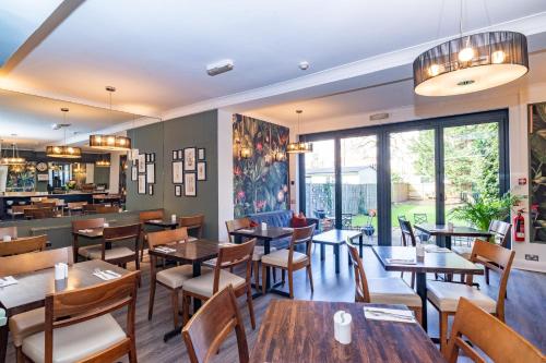 Croft Court Hotel - image 10