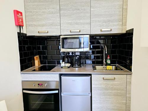 London Stay Apartments - main image