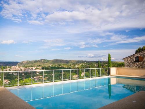 gite location climatisé avec Piscine en Ardèche