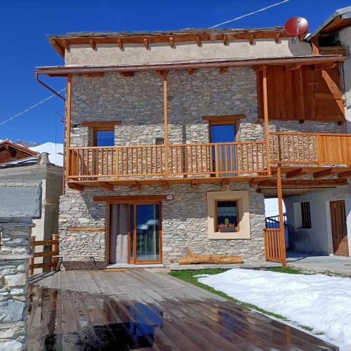 Baita Lou refuge dal cervou in Prazzo