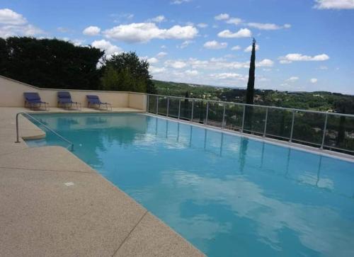 gite location climatisé avec Piscine en Ardèche