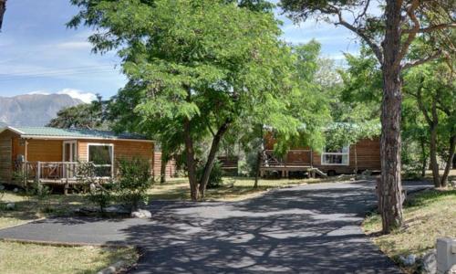2 bedrooms, 4 beds