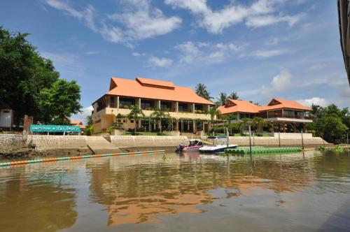 Maeklong Marina Resort Maeklong Marina Resort