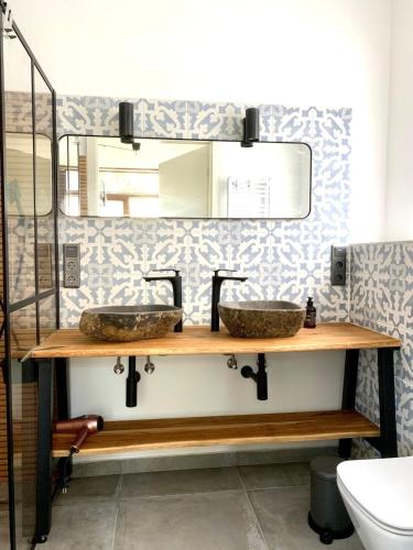 One-Bedroom Apartment with Terrace image 10
