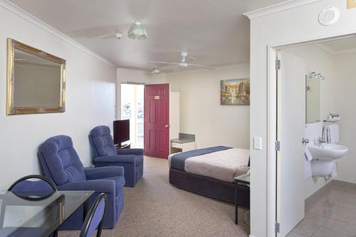 BKs Rotorua Motor Lodge Stop at BKs Rotorua Motor Lodge to discover the wonders of Rotorua. The property features a wide range of facilities to make your stay a pleasant experience. To be found at the hotel are free Wi-Fi i