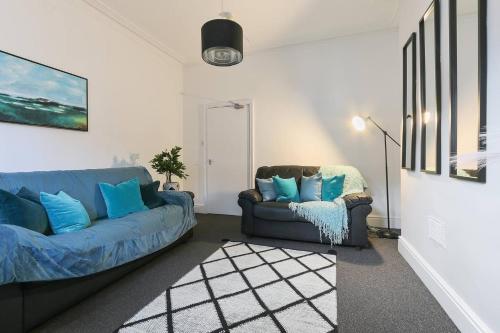 Prime Location Stylish 4-Bed House near Trent Br 5