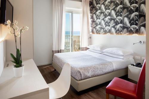 Double or Twin Room with Sea View