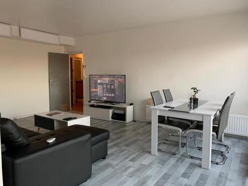 viewTower eiffel 1 ROOM PRIVATE no#2 colocation in เคฌอง