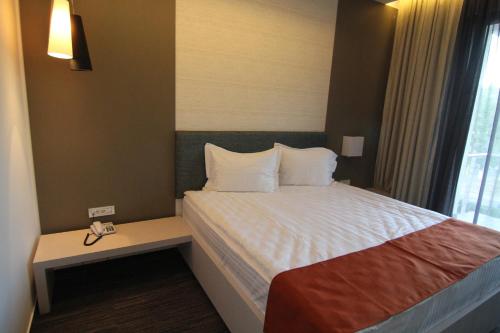 Economy Double Room with City View without Balcony