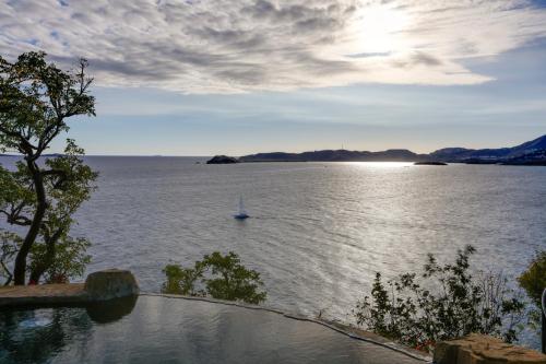 Sea La Vie - Waterfront St Thomas Escape with Pool in 拿撒勒