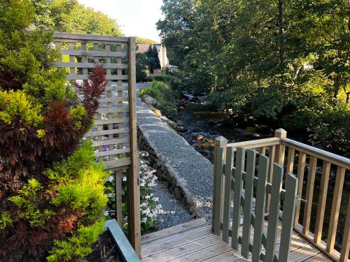 Old Mill Retreat, by River/Sea/Country Nr Barmouth Dogs