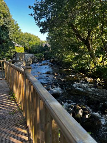 Old Mill Retreat, by River/Sea/Country Nr Barmouth Dogs