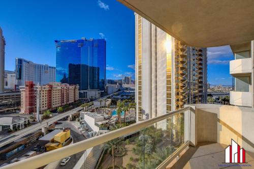 MGM Signature-07-607 Accessible Strip View Balcony, Las Vegas