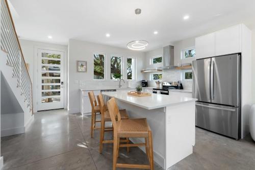 Sunset Cove - Heated Pool - Sea Views - Walkable in St. Augustine, USA