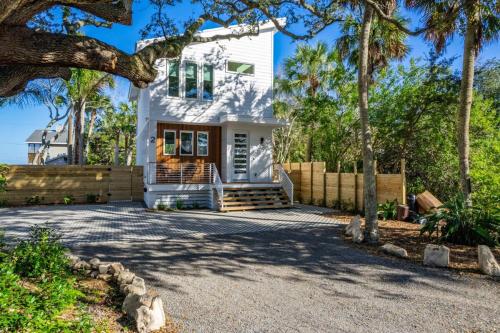 Sunset Cove - Heated Pool - Sea Views - Walkable in St. Augustine, USA
