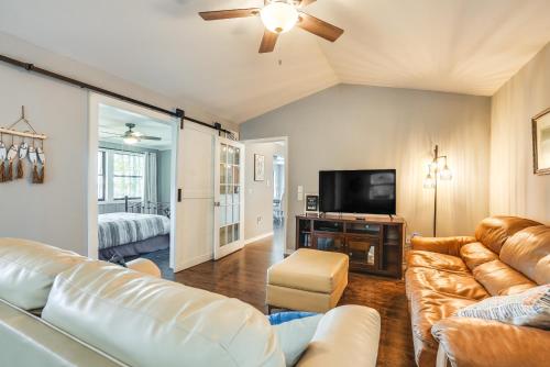 Secluded Avinger Home w/ Lake Access! in Jefferson (TX)