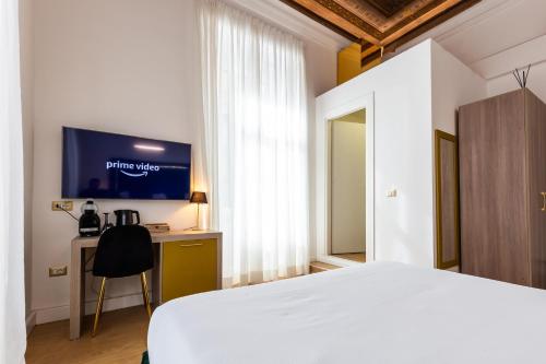 Cavour Luxury Rooms - image 7