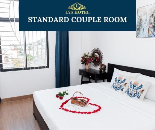Deluxe King Room image 5