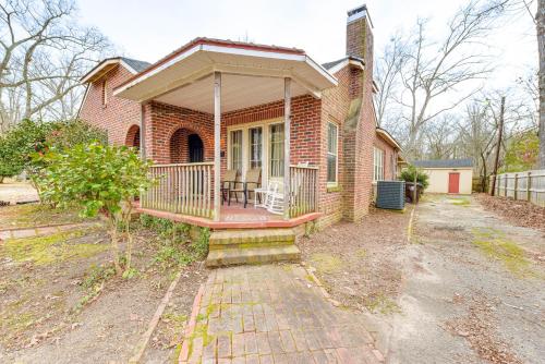 Sanford Vacation Rental about 1 Mi to Downtown! in 桑福德(NC)