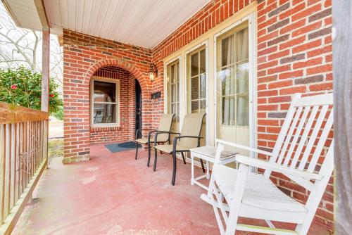 Sanford Vacation Rental about 1 Mi to Downtown! in 桑福德(NC)