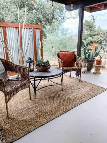 Ranch with Hot Tub by Joshua Tree Park/Pioneertown in Yucca Valley, USA
