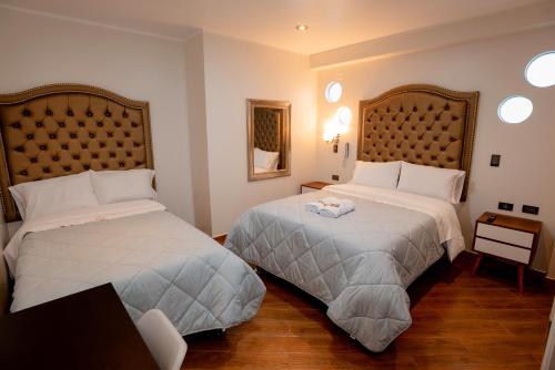 1 double bed, 1 twin bed