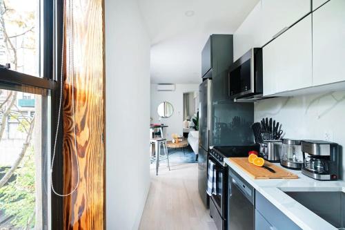 48-1FE Brand New 1BR Prime hells kitchen WD in unit in New York, USA