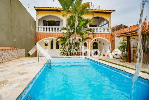 Casa com piscina a 10 min da Praia de Itanhaém