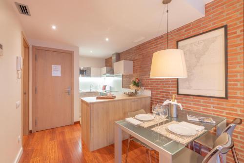 Serennia Cest Apartamentos Arc de Triomf - image 5