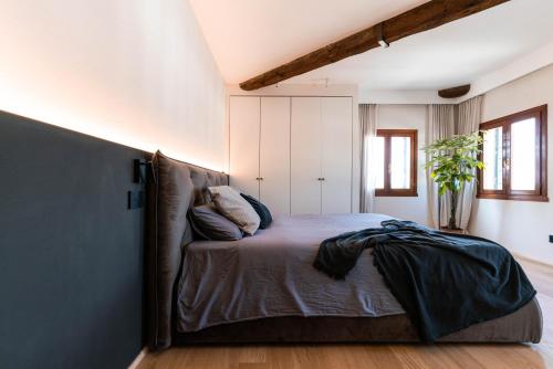 1-bedroom design apartment with panoramic view