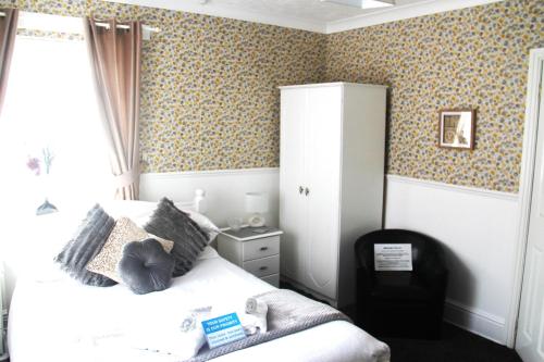 Superior Double Room image 6