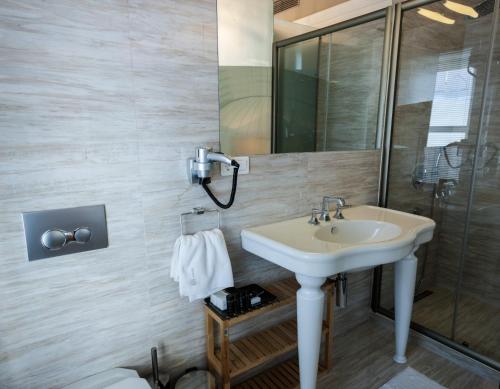 Pino Verde Hotel - image 2