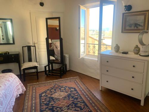 Comfortable Gite (3) in attractive Languedoc village