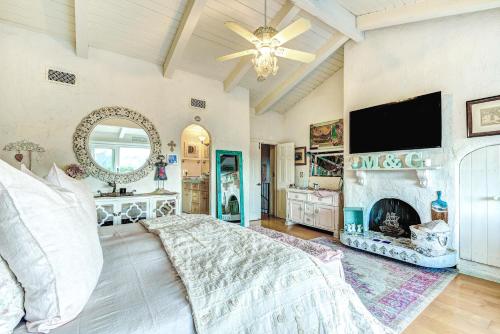 The Malibu Retreat Private Compound w/ Salt Water Pool + Views in Malibu, USA