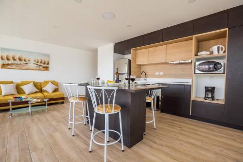 Alba Spacious Apartment in Cumbaya